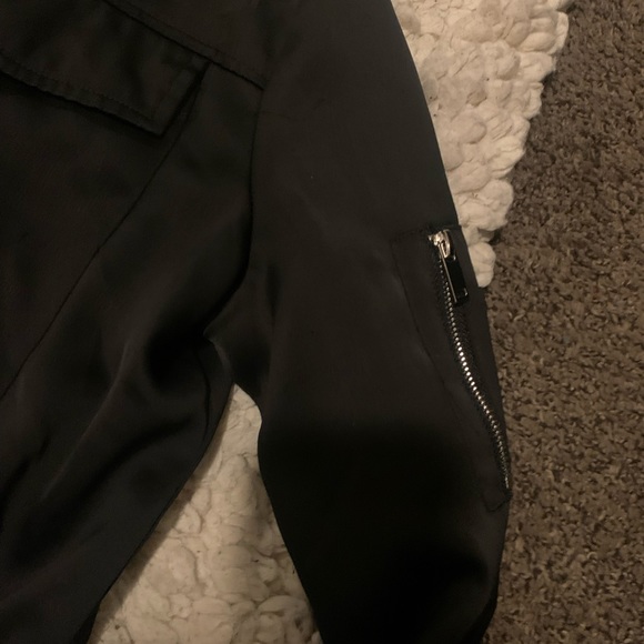 Forever 21 Women’s Long Black Zip Up Bomber Jacket Large w Tie at Waist & Bottom - Picture 9 of 11